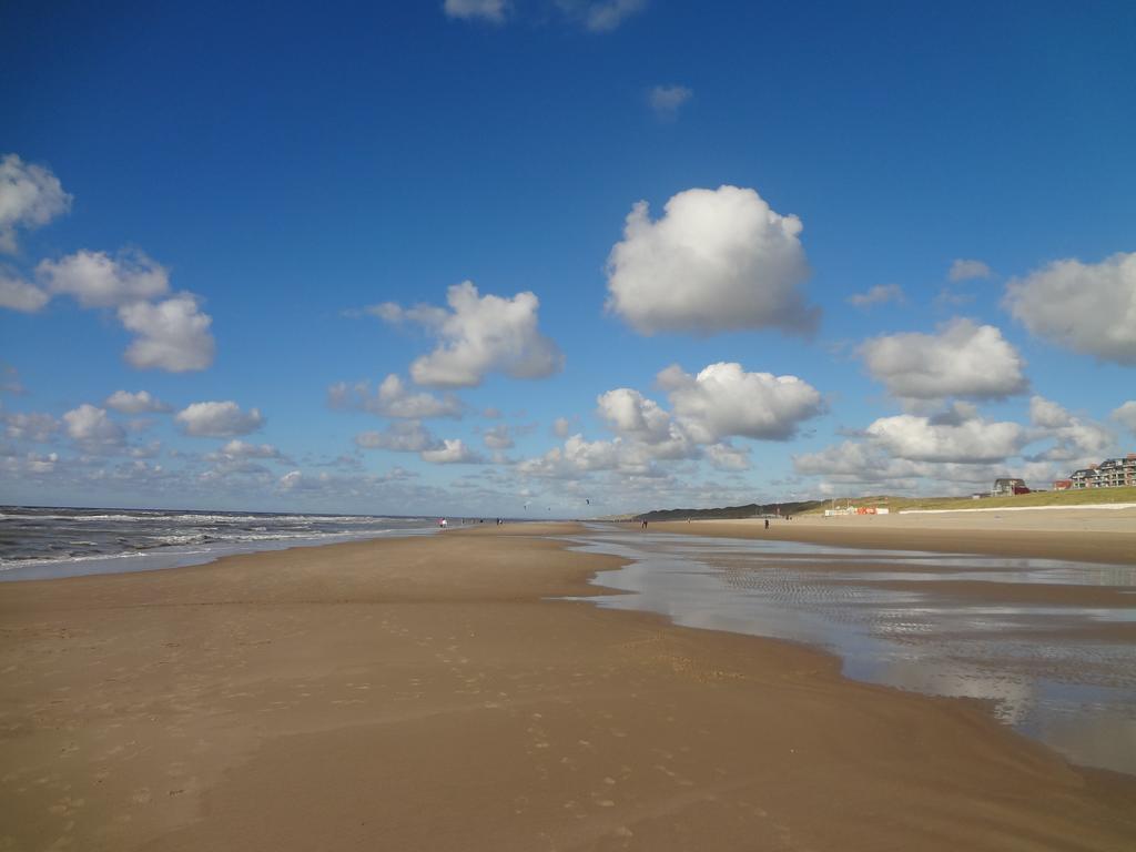 Apartments Four Seasons Zuiderstraat Egmond aan Zee Room photo